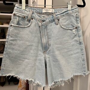 Abercrombie & Fitch High Rise Short
